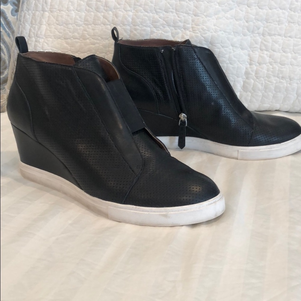 Black leather Paola Linea wedge sneaker